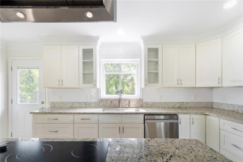 House in Land O' Lakes, Florida 4 bedrooms, 178.56 sq.m. № 2156396 - photo 25