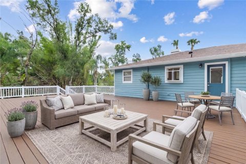 House in Land O' Lakes, Florida 4 bedrooms, 178.56 sq.m. № 2156396 - photo 16