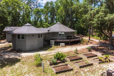 House in Waldo, Florida 3 bedrooms, 225.01 sq.m. № 2097176 - photo 3