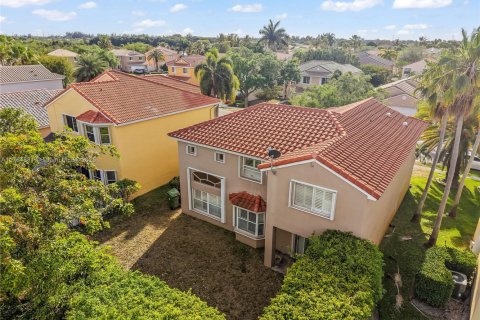 House in Pembroke Pines, Florida 3 bedrooms, 207.54 sq.m. № 1708292 - photo 6