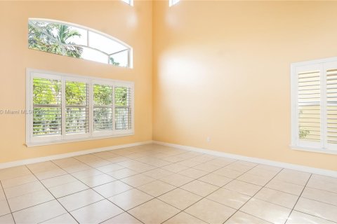 House in Pembroke Pines, Florida 3 bedrooms, 207.54 sq.m. № 1708292 - photo 9