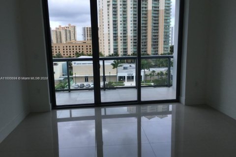 Condominio en venta en Aventura, Florida, 4 dormitorios, 243.78 m2 № 2077215 - foto 16