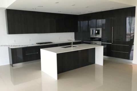 Condominio en venta en Aventura, Florida, 4 dormitorios, 243.78 m2 № 2077215 - foto 4