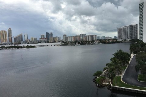 Condominio en venta en Aventura, Florida, 4 dormitorios, 243.78 m2 № 2077215 - foto 7