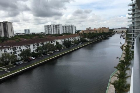 Condominio en venta en Aventura, Florida, 4 dormitorios, 243.78 m2 № 2077215 - foto 9