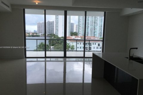 Condominio en venta en Aventura, Florida, 4 dormitorios, 243.78 m2 № 2077215 - foto 2