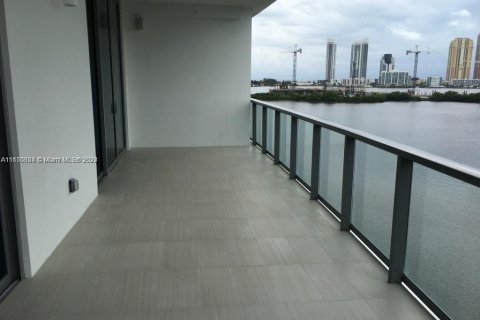 Condominio en venta en Aventura, Florida, 4 dormitorios, 243.78 m2 № 2077215 - foto 6