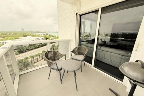 Condo in Bal Harbour, Florida, 3 bedrooms  № 1816439 - photo 18