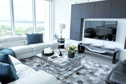 Condo in Bal Harbour, Florida, 3 bedrooms  № 1816439 - photo 11