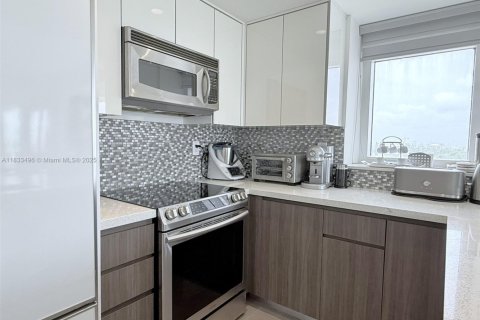 Condo in Bal Harbour, Florida, 3 bedrooms  № 1816439 - photo 3