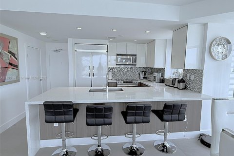 Condo in Bal Harbour, Florida, 3 bedrooms  № 1816439 - photo 4