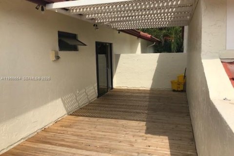 Condominio en alquiler en Miami, Florida, 2 dormitorios, 145.86 m2 № 2008529 - foto 25