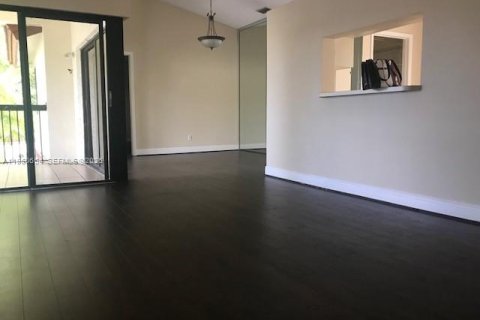 Condominio en alquiler en Miami, Florida, 2 dormitorios, 145.86 m2 № 2008529 - foto 4