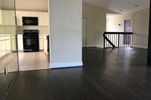 Condominio en alquiler en Miami, Florida, 2 dormitorios, 145.86 m2 № 2008529 - foto 17