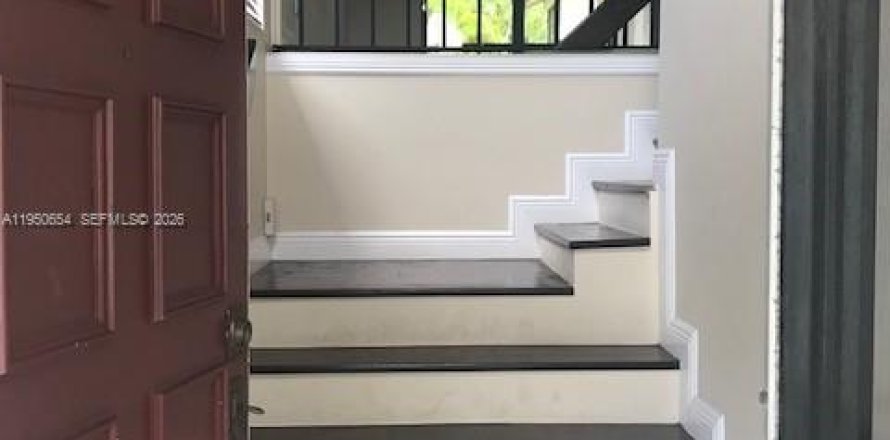 Condominio en Miami, Florida, 2 dormitorios  № 2008529