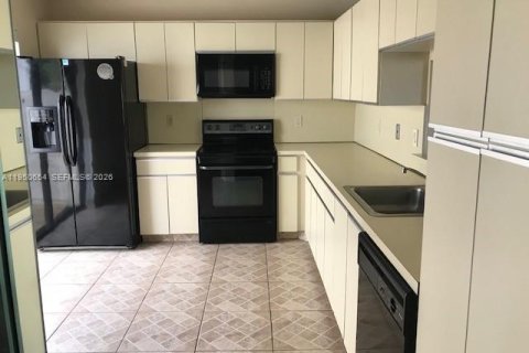 Condominio en alquiler en Miami, Florida, 2 dormitorios, 145.86 m2 № 2008529 - foto 22