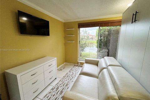 Casa en venta en Tamarac, Florida, 2 dormitorios, 146.88 m2 № 1976062 - foto 15