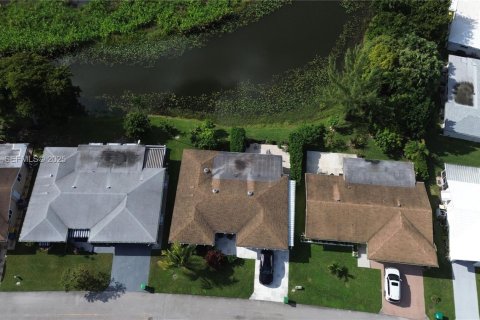 Casa en venta en Tamarac, Florida, 2 dormitorios, 146.88 m2 № 1976062 - foto 19