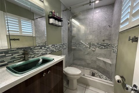 Casa en venta en Tamarac, Florida, 2 dormitorios, 146.88 m2 № 1976062 - foto 14