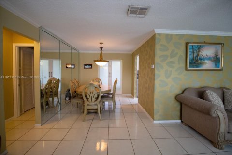 Casa en venta en Tamarac, Florida, 2 dormitorios, 146.88 m2 № 1976062 - foto 10