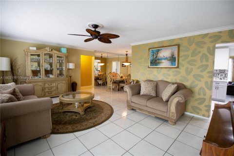 Casa en venta en Tamarac, Florida, 2 dormitorios, 146.88 m2 № 1976062 - foto 8