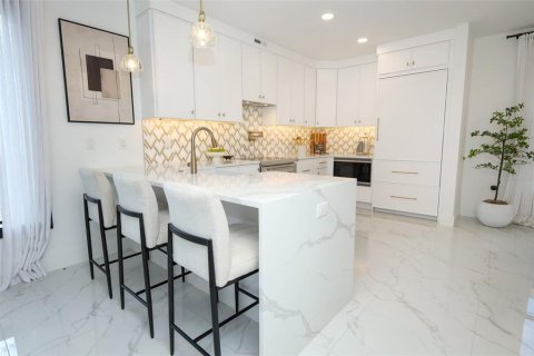 Condominio en venta en Ormond Beach, Florida, 2 dormitorios, 237.27 m2 № 2236892 - foto 10
