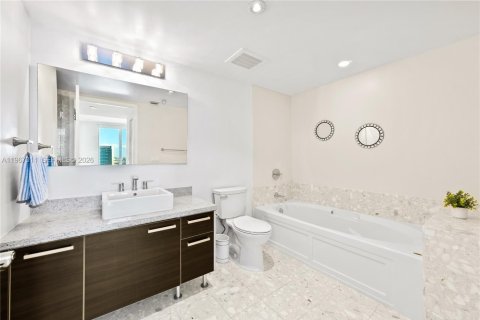 Copropriété à vendre à Miami, Floride: 3 chambres, 138.05 m2 № 2030961 - photo 17