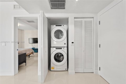 Copropriété à vendre à Miami, Floride: 3 chambres, 138.05 m2 № 2030961 - photo 20