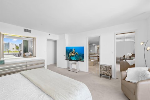 Condo in Highland Beach, Florida, 2 bedrooms № 2082200 - photo 19