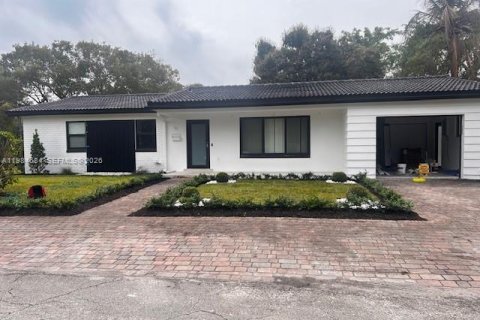 House in Miami Shores, Florida 3 bedrooms, 132.11 sq.m. № 2045826 - photo 5