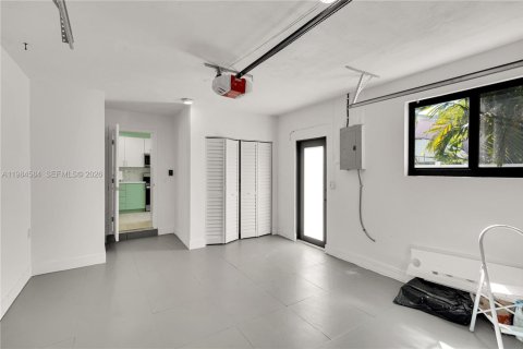 Купить виллу или дом в Майами-Шорс, Флорида 3 спальни, 132.11м2, № 2045826 - фото 24