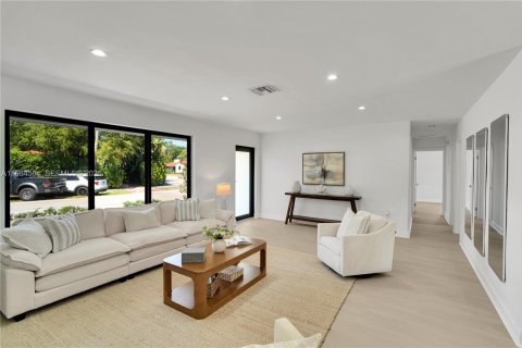 Купить виллу или дом в Майами-Шорс, Флорида 3 спальни, 132.11м2, № 2045826 - фото 10