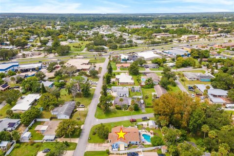 House in Edgewater, Florida 3 bedrooms, 167.78 sq.m. № 1900018 - photo 10