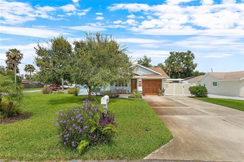 House in Edgewater, Florida 3 bedrooms, 167.78 sq.m. № 1900018 - photo 18