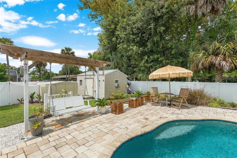 House in Edgewater, Florida 3 bedrooms, 167.78 sq.m. № 1900018 - photo 6