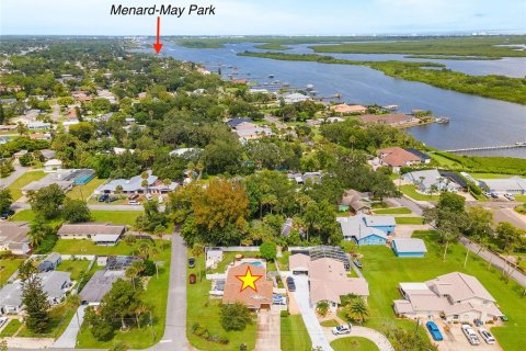 House in Edgewater, Florida 3 bedrooms, 167.78 sq.m. № 1900018 - photo 14