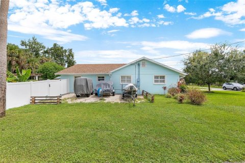 House in Edgewater, Florida 3 bedrooms, 167.78 sq.m. № 1900018 - photo 23