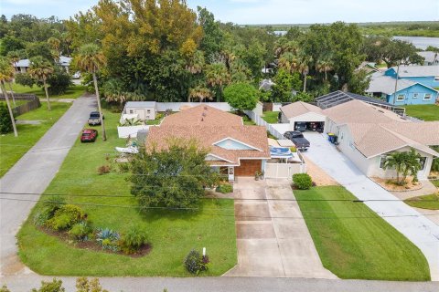 House in Edgewater, Florida 3 bedrooms, 167.78 sq.m. № 1900018 - photo 7