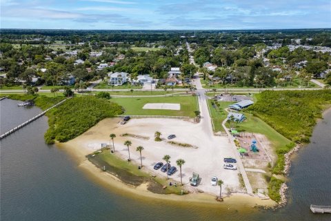 House in Edgewater, Florida 3 bedrooms, 167.78 sq.m. № 1900018 - photo 16