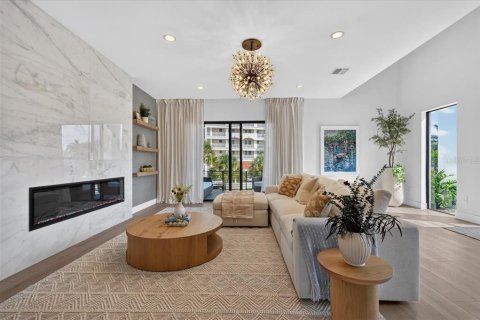 Casa en venta en Redington Shores, Florida, 4 dormitorios, 416.11 m2 № 2315052 - foto 11