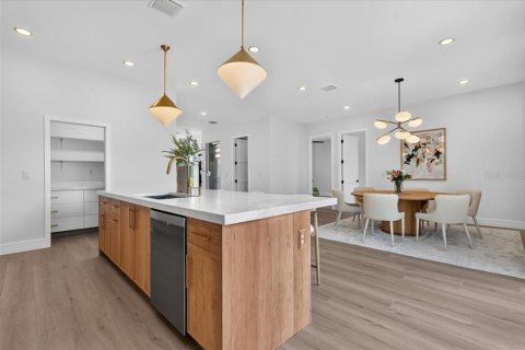 Casa en venta en Redington Shores, Florida, 4 dormitorios, 416.11 m2 № 2315052 - foto 24