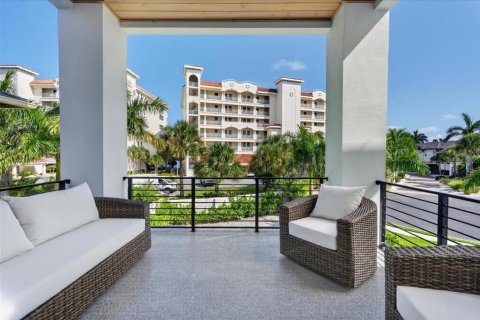 Casa en venta en Redington Shores, Florida, 4 dormitorios, 416.11 m2 № 2315052 - foto 12