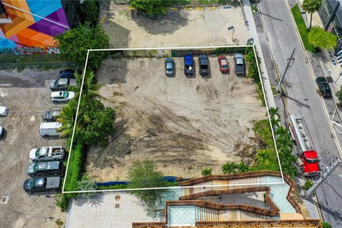 Commercial property in Miami, Florida № 2384759 - photo 13