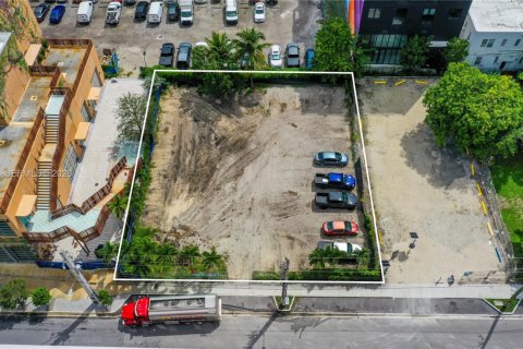 Commercial property in Miami, Florida № 2384759 - photo 8