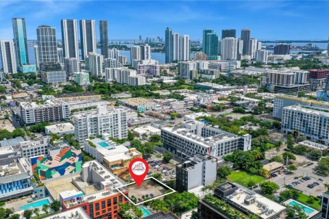 Commercial property in Miami, Florida № 2384759 - photo 4