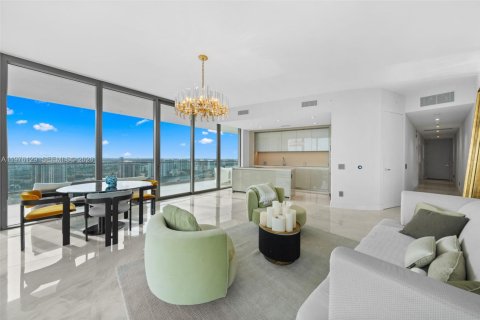 Condo in Sunny Isles Beach, Florida, 2 bedrooms  № 2040478 - photo 9
