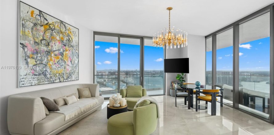 Condo in Sunny Isles Beach, Florida, 2 bedrooms  № 2040478
