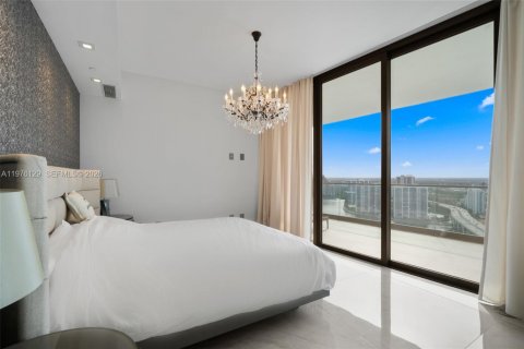Condo in Sunny Isles Beach, Florida, 2 bedrooms  № 2040478 - photo 12