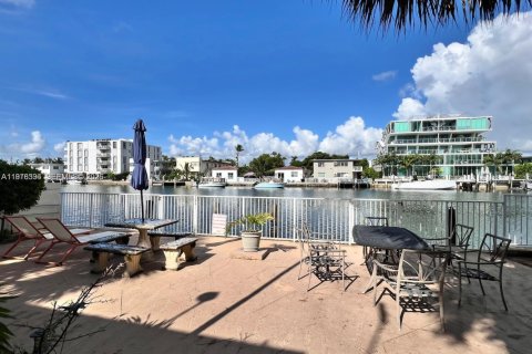 Apartment in Miami Beach, Florida 1 bedroom, 56.76 sq.m. № 2042084