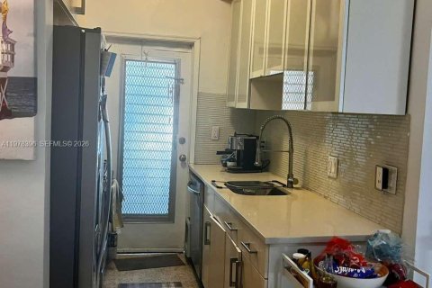 Apartment in Miami Beach, Florida 1 bedroom, 56.76 sq.m. № 2042084 - photo 11